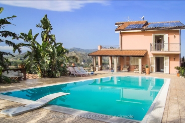Villa Selene with Swimming pool  Villa Selene con Piscina