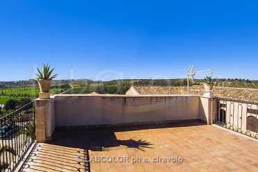 Masseria Terra delle Ginestre veduta Campagna circostante