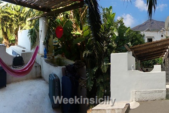 Stromboli House for Rent Nel centro abitato di Stromboli, sorge "Casa Stromboli"