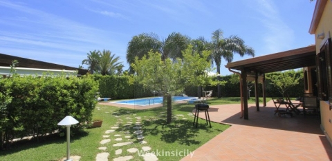 Villa in Affitto - Villa a Marina di Ragusa, Giardino e Piscina